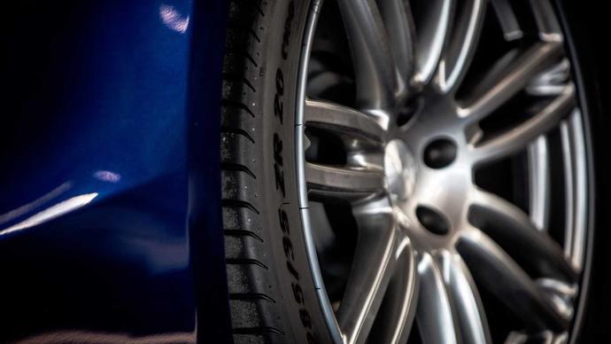 Montage des protections de jantes AlloyGator